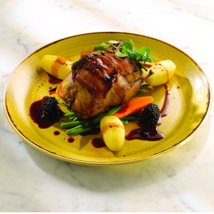 Oval plates for sunday roasts
